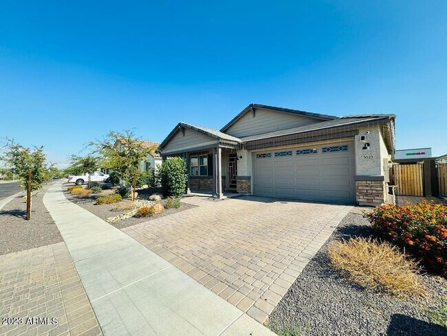 Building Photo - 5023 N 84th Dr