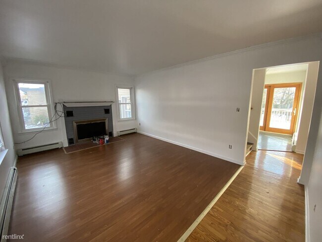 Building Photo - 3 br, 1.5 bath House - 208 S Hayford Ave