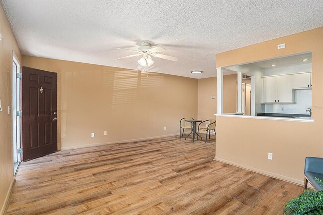 Building Photo - 9013 Tudor Dr