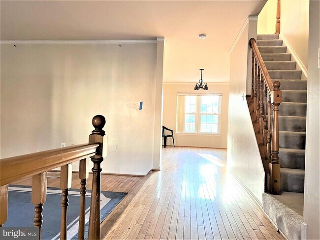 Building Photo - 7 Narrowleaf Ct