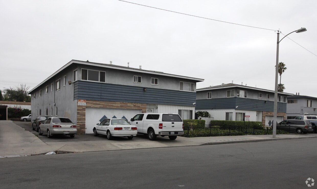 Primary Photo - 1118-1124 N Mayfair Ave