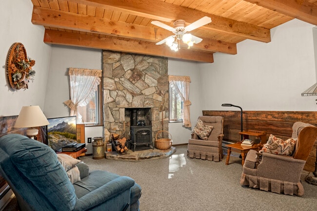 Building Photo - 2888 Echo Cave Ovi