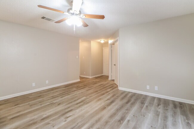 Building Photo - 3209 Elizabeth Anne Ln