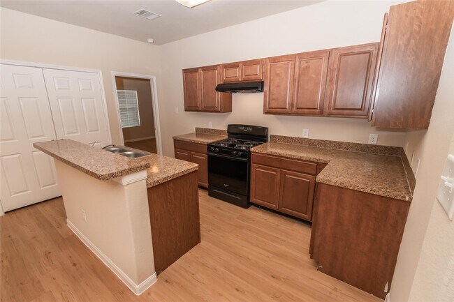 Foto del edificio - 2410 Thorney Ct