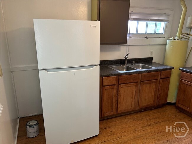 Building Photo - 433 S Rocksprings St