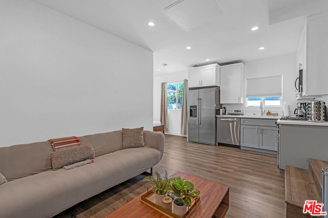 Foto principal - 1540 N Bronson Ave