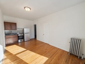 Building Photo - 2712 N Milwaukee Ave