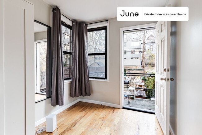 Building Photo - Room in Shared 3 bed/2 bath home