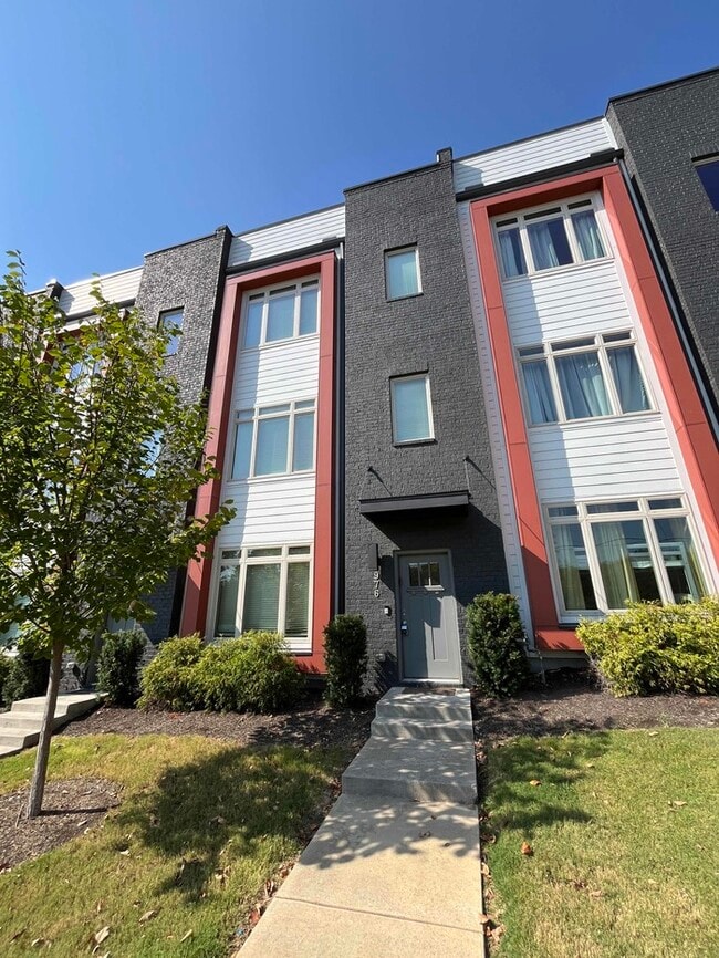 Building Photo - 976 Youngs Ln