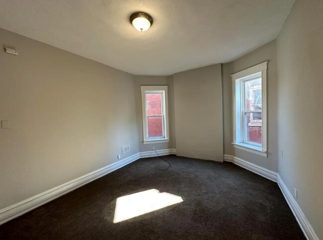 Foto del edificio - 3214 Natural Bridge Ave