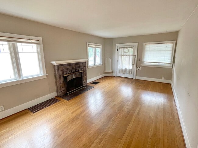Foto del edificio - 6335 6th Ave NE