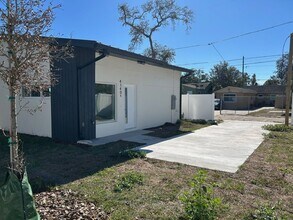 Building Photo - 4140 14th Ave S