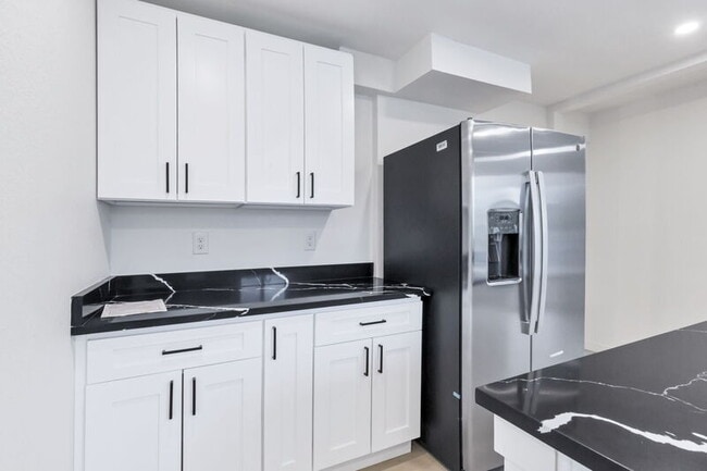 Building Photo - 6087 W 84th Ave