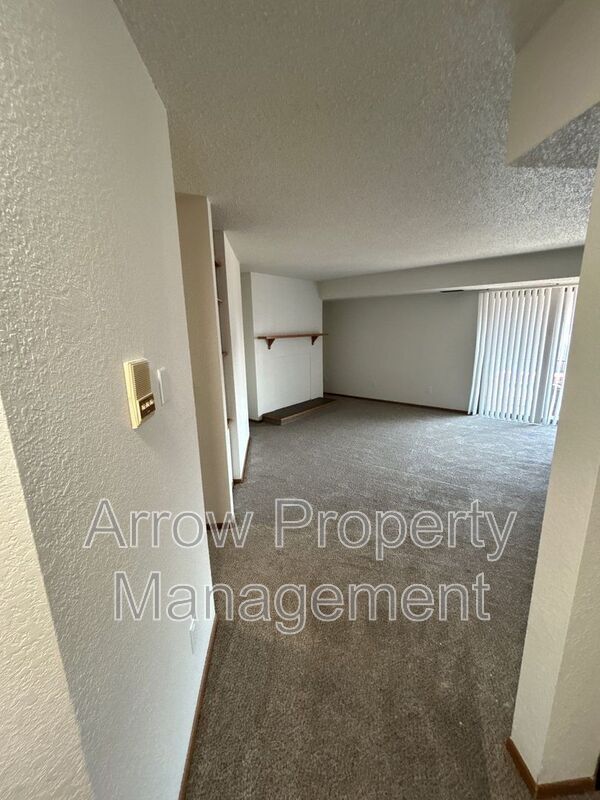Building Photo - 205 E Arbor Ave