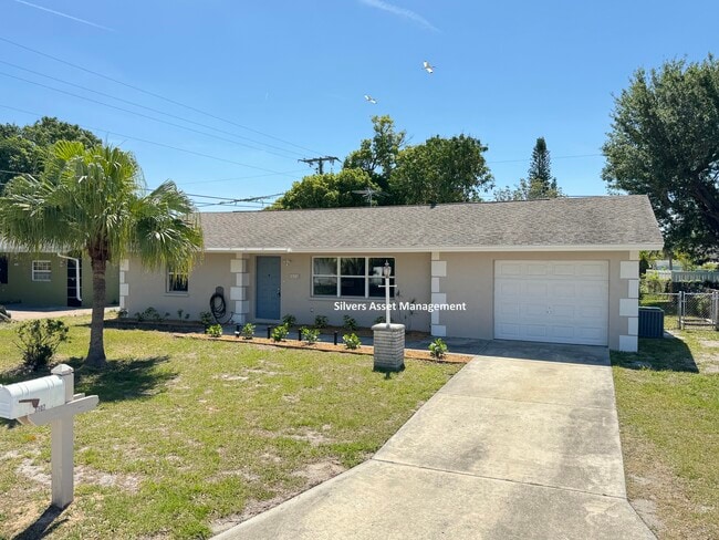 Building Photo - 3307 York Dr W
