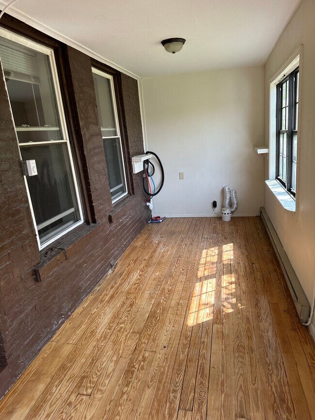 Building Photo - 2509 2nd Ave