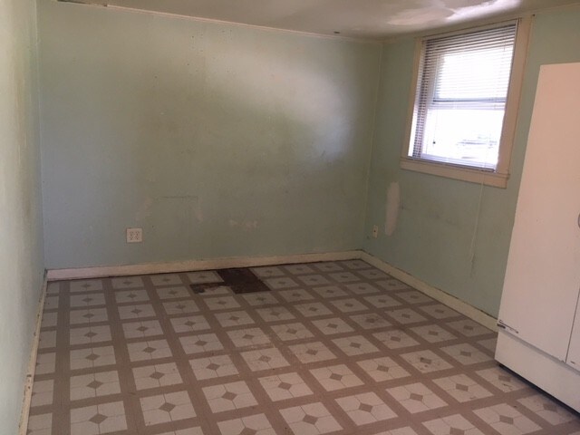 Building Photo - 4870 US-30