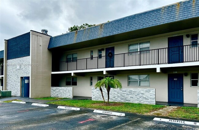 Foto del edificio - 8010 N Colony Cir