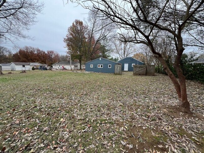 Foto del edificio - 2815 W Madison St