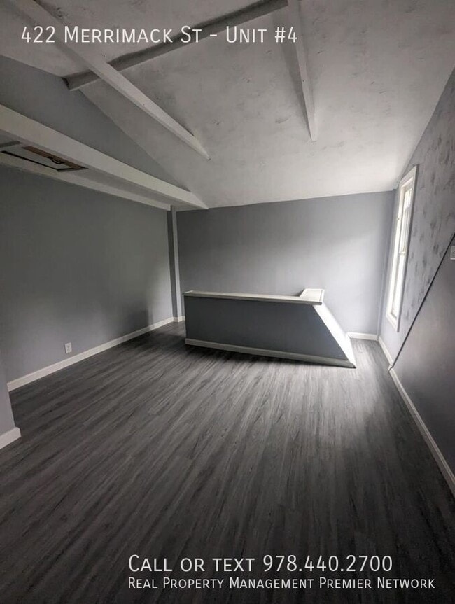 Building Photo - 422 Merrimack St