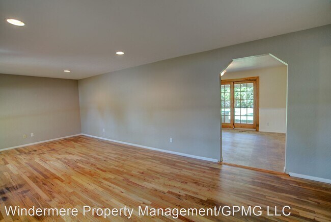 Building Photo - 3 br, 2 bath House - 2429 N. Chitwood Way