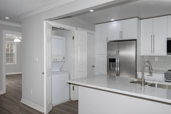 Building Photo - Fairfield Knolls at Farmingdale Village