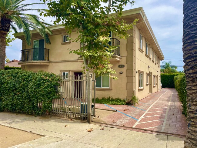 Foto del edificio - 14762 Friar St