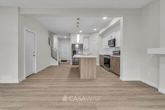 Building Photo - 1065 Berg Pl