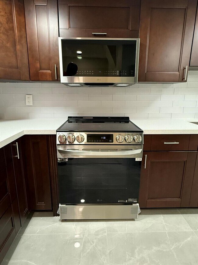 Foto del edificio - 2336 NW 35th St