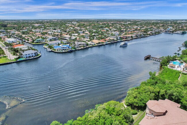 Foto del edificio - 3720 S Ocean Blvd