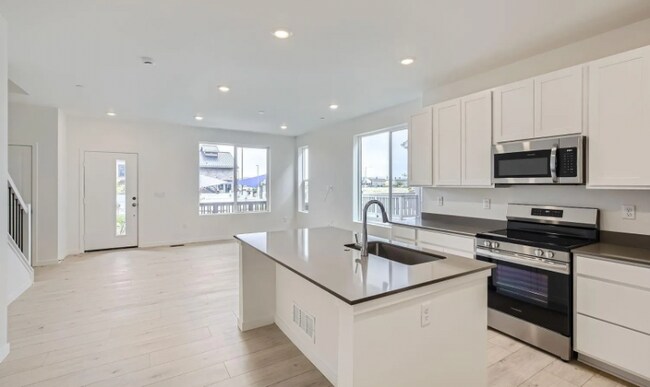 Foto del edificio - 5552 Second Ave