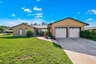 Building Photo - 6943 NW Eisenhower Dr