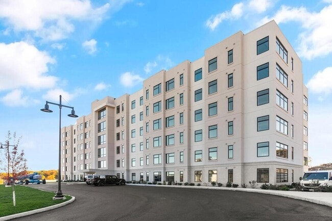 Building Photo - 26 Collins Ave