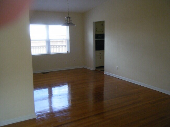 Building Photo - 4211 Devonshire Ln