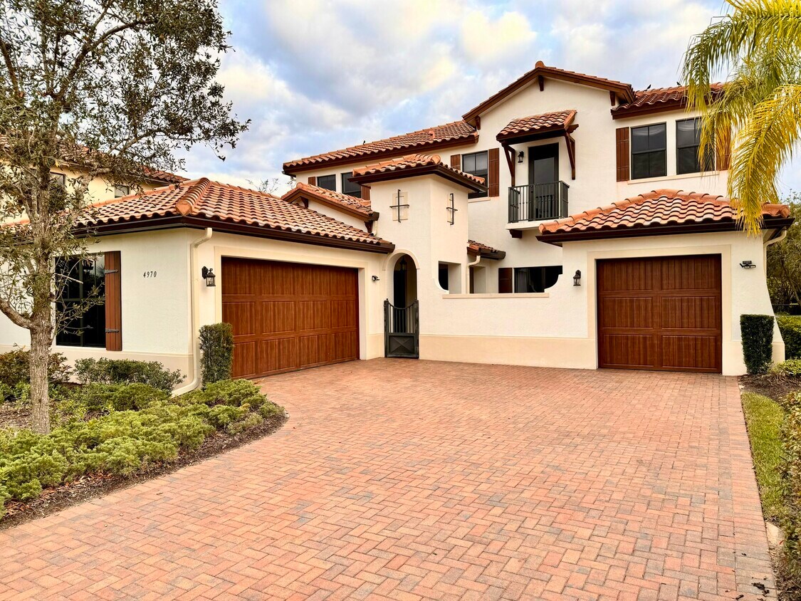 Foto principal - 4970 Avila Ave