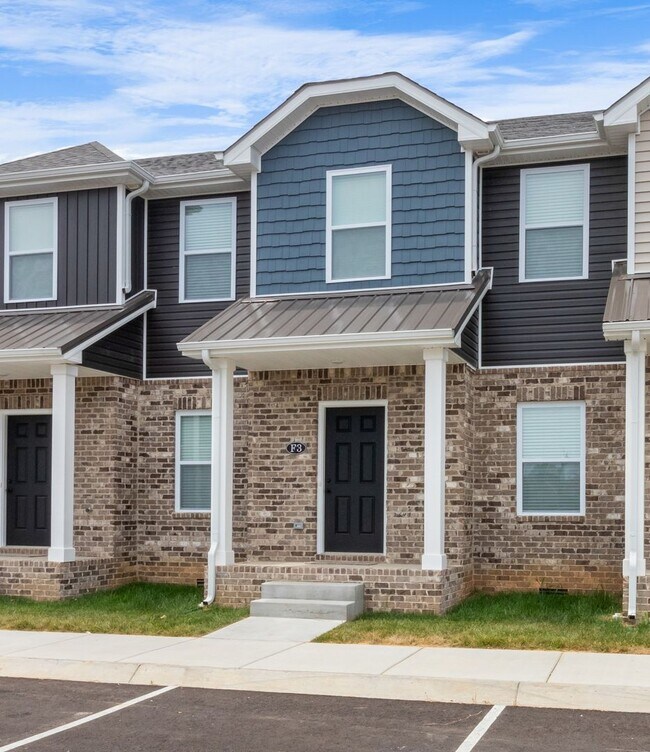 Building Photo - 2 Bedroom Pet Friendly Townhome For Rent N...