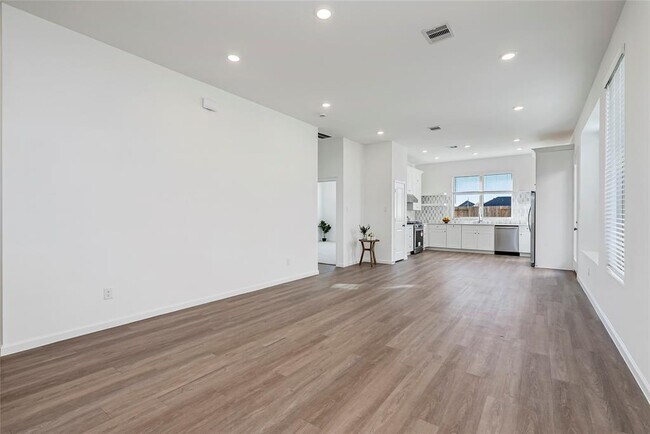 Building Photo - 4915 Shore Arbor Ln