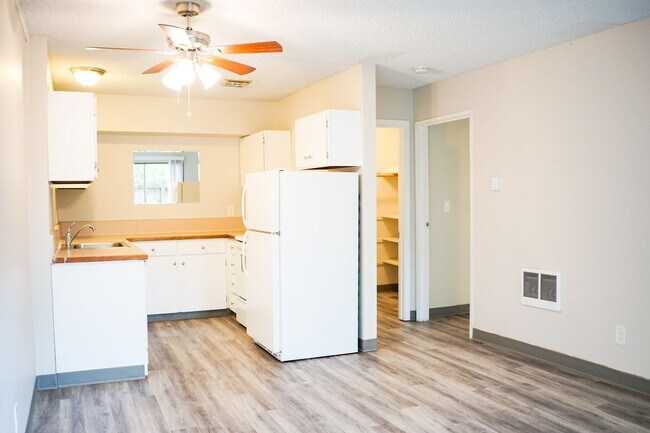 Foto del edificio - Great Garden Level 1Bdr Near OHSU with Private Patio!