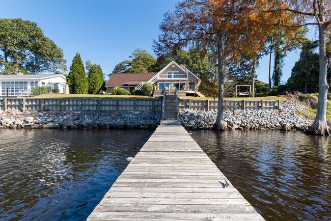 Foto del edificio - Waterfront Property