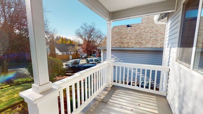 Foto del edificio - Single Level Family Friendly Home in Sandy. Fenced Backyard Pets Welcome