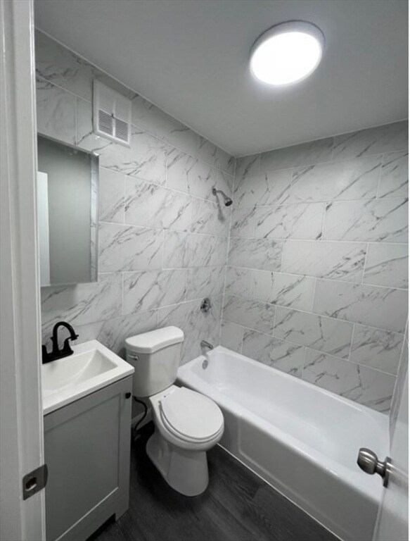 83 Haven St Unit 4D, Reading, MA 01867 Room for Rent in Reading, MA