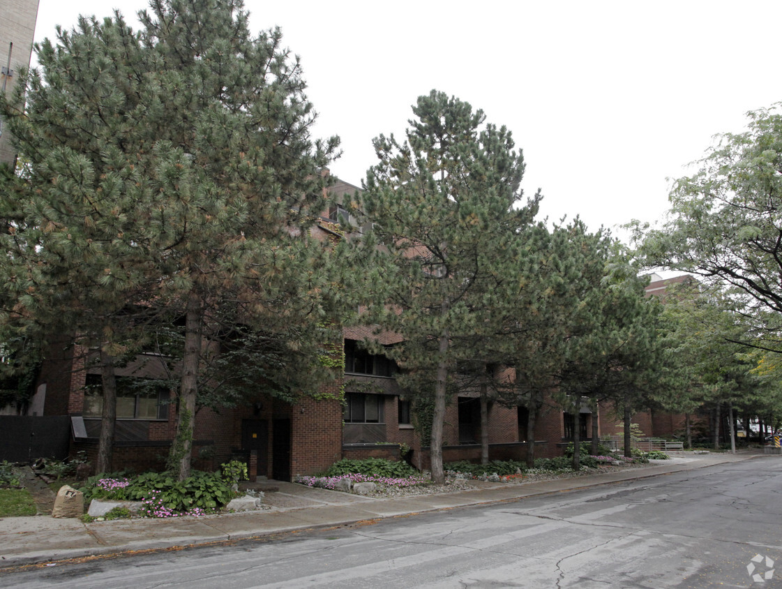 Primary Photo - 142 Pears Ave