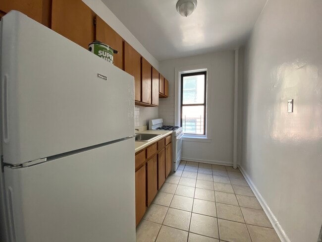 Building Photo - 2823 42nd St-