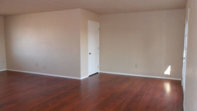 Foto del edificio - 300 55th St NW