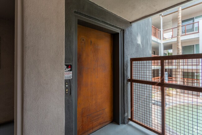 Foto del edificio - The Flats at Julian Drew Block