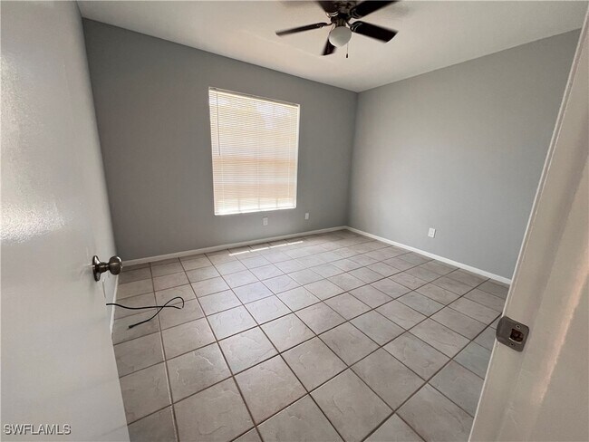 Foto del edificio - 1017 Pine Isle Ln