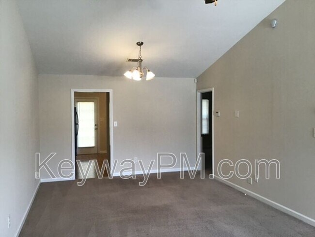 Building Photo - 306 Brock Ln