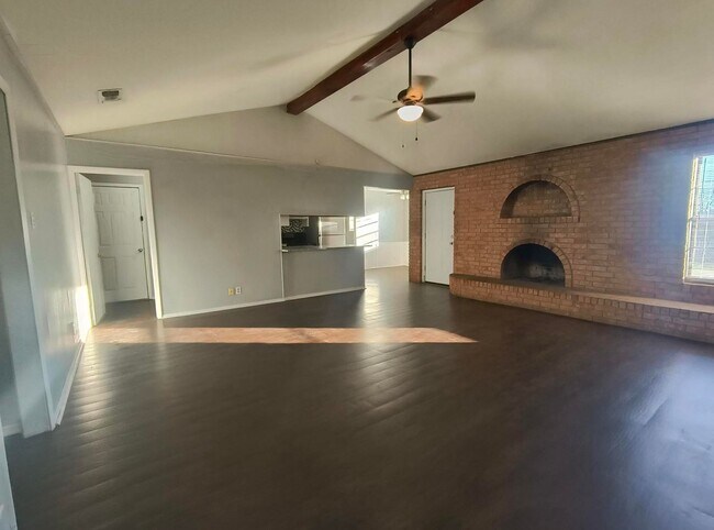 Building Photo - Lovely 3 bedroom 2 bath College Hills West Home!