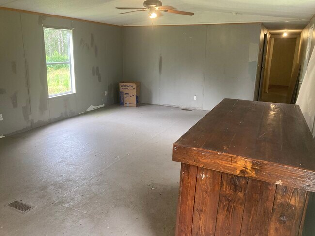 Building Photo - 23481 Redwood Dr