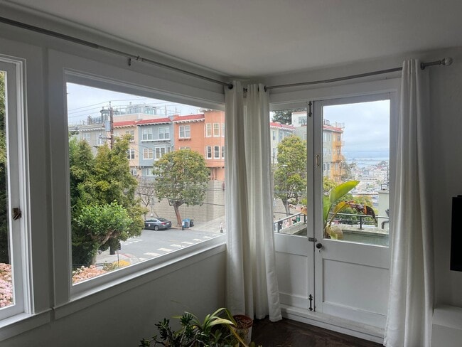 Foto del edificio - Rare opportunity to live on San Francisco'...
